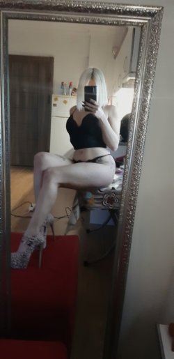 sexybuse1.jpg