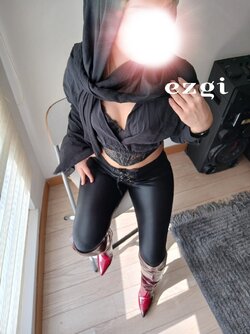 Picsart_25-04-23_10-12-34-767.jpg